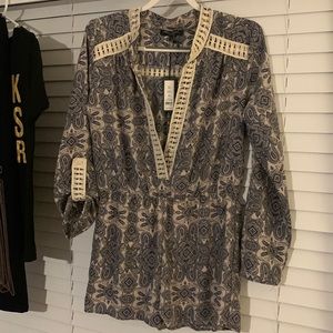 Romeo + Juliet Romper Women’s Large Paisley Summer time SWIMSUIT cover up!